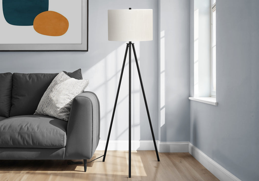 Black floor lamp — product view